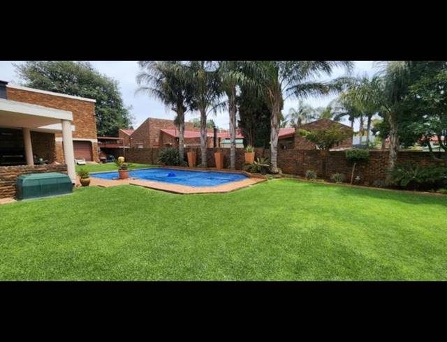 4 BEDROOM HOUSE FOR SALE IN EDLEEN
